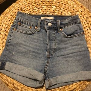 Levi’s Wedgie Short